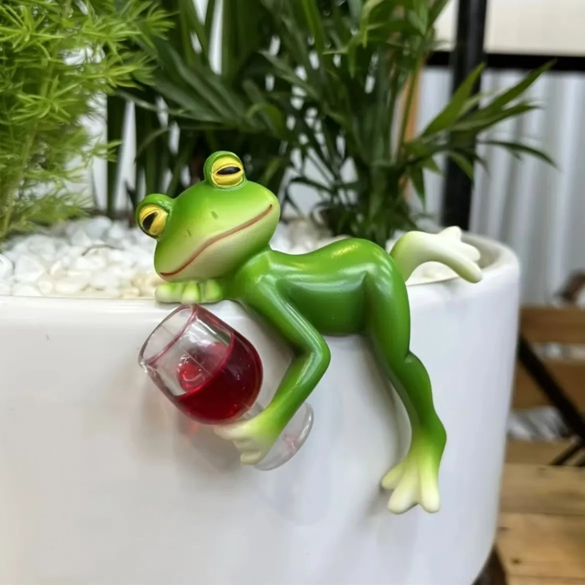 Fanyil Tipsy Frog